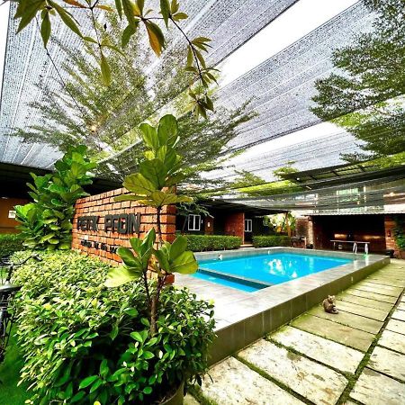 Petak Padin Cottage By The Pool Kepala Batas  Exterior photo