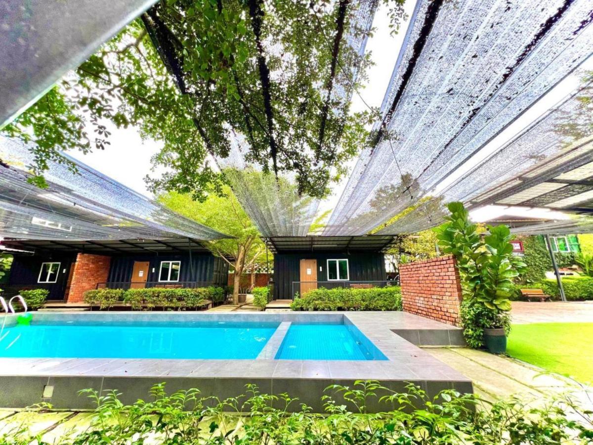 Petak Padin Cottage By The Pool Kepala Batas  Exterior photo